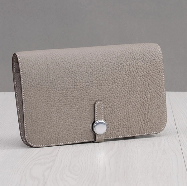 Women's Pink Leather Simple Folded Long Wallet - Image 3